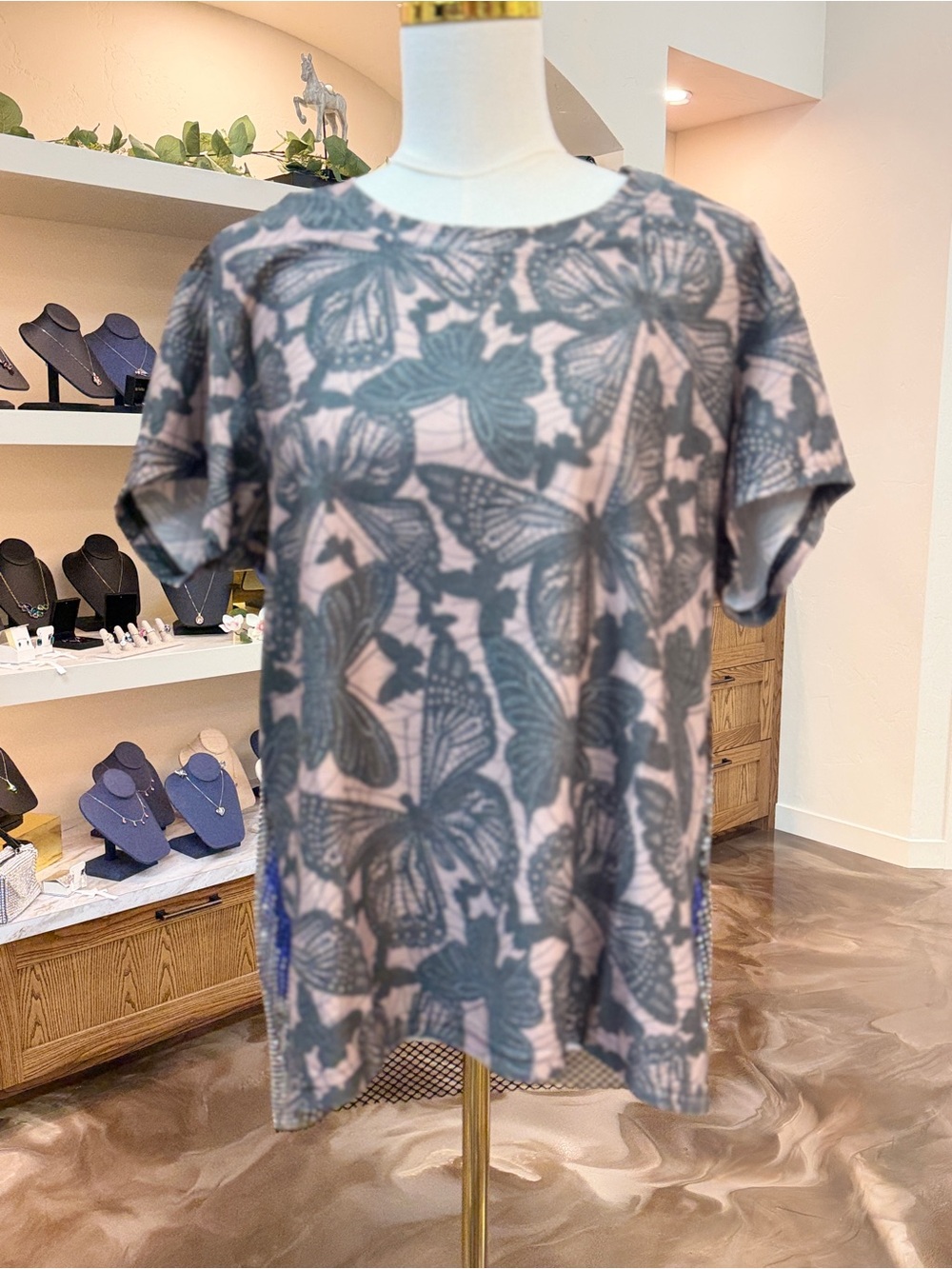 Butterfly Print Short Sleeve Tee - Pink/Gray